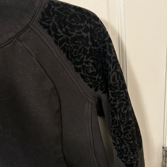 Lululemon Black Sweatshirt (size 8) - Picture 6 of 8